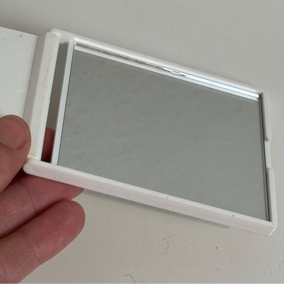 Lilly Pulitzer Estée Lauder Tropical Compact Mirror - Picture 4 of 6